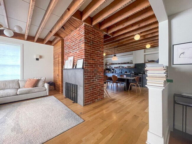 Building Photo - 413 Ridge St