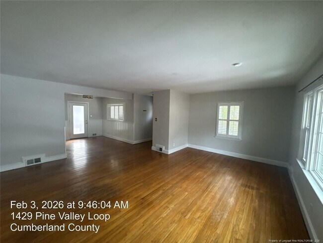 Building Photo - 1429 Pine Valley Loop