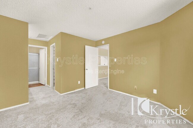 Building Photo - 1201 Glen Cove Pkwy