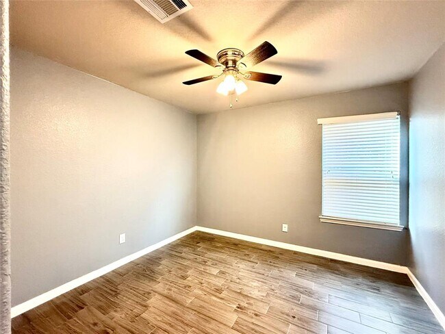 Building Photo - 7403 Cypress Pin Oak Dr