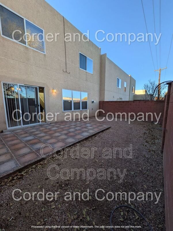 Building Photo - 11243 Campo Del Oso Ave NE