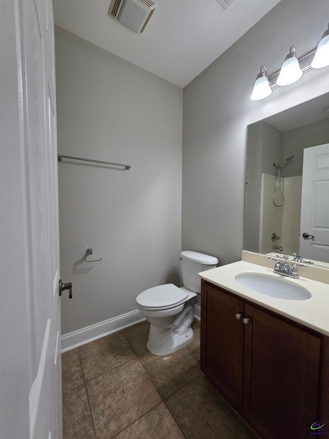Building Photo - 412 Nandina Ct