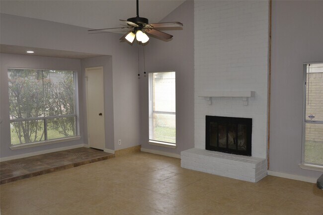 Building Photo - 12023 Woolford Dr