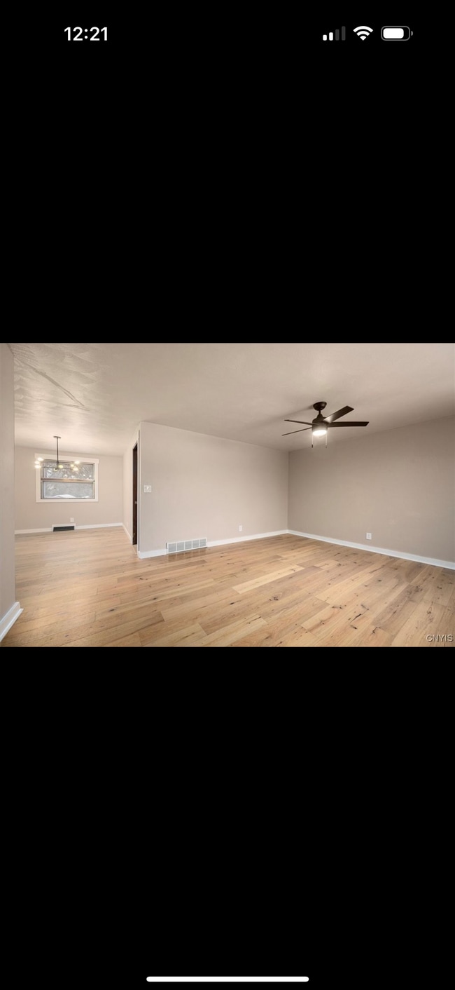 Building Photo - 301 Viking Pl