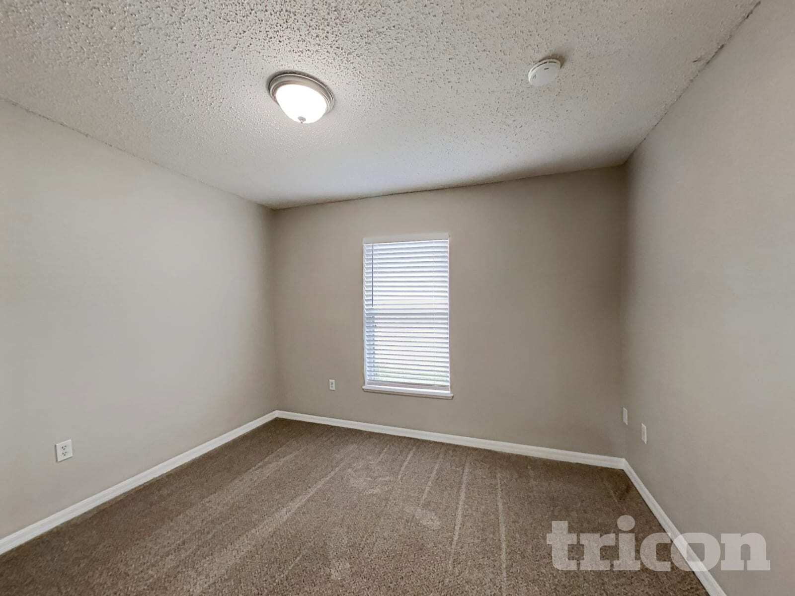 Building Photo - 9312 Thunderbolt Dr