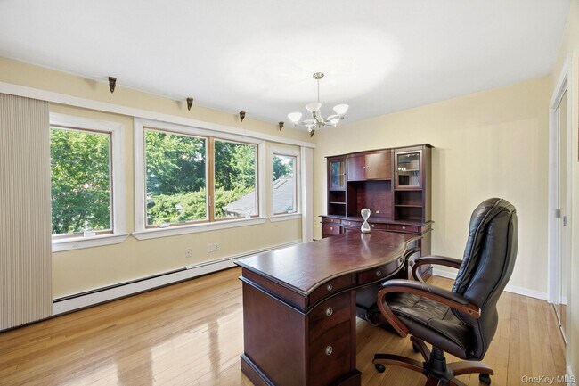 Building Photo - 1 Bridle Path Dr