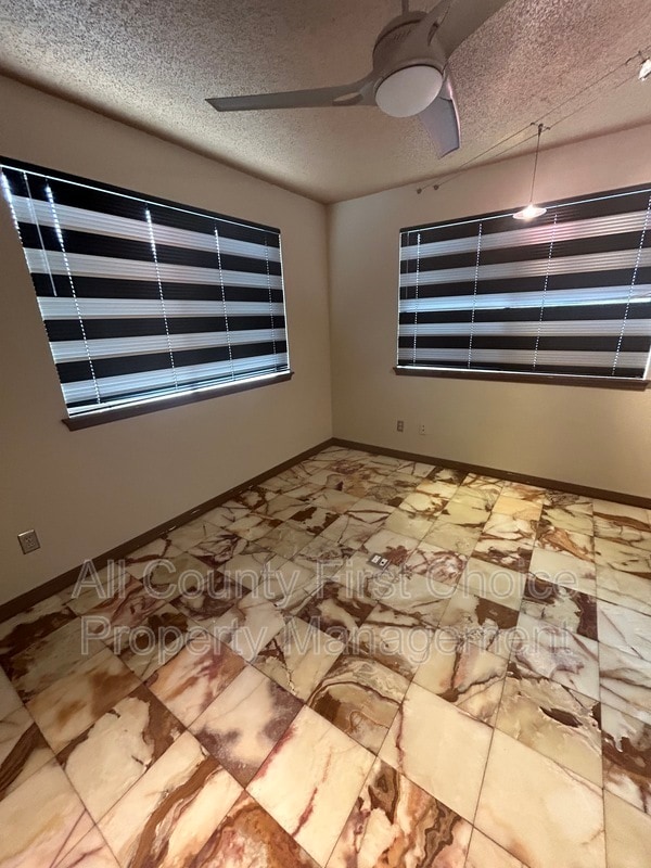 Building Photo - 9650 Tara Cay Ct