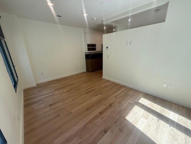 Building Photo - Brand new units 0-1 bedroom