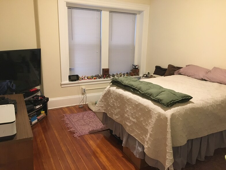 Building Photo - 1471 Beacon St