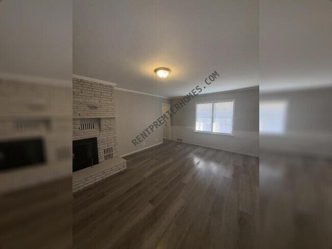 Building Photo - 3903 N Aydelotte Ave