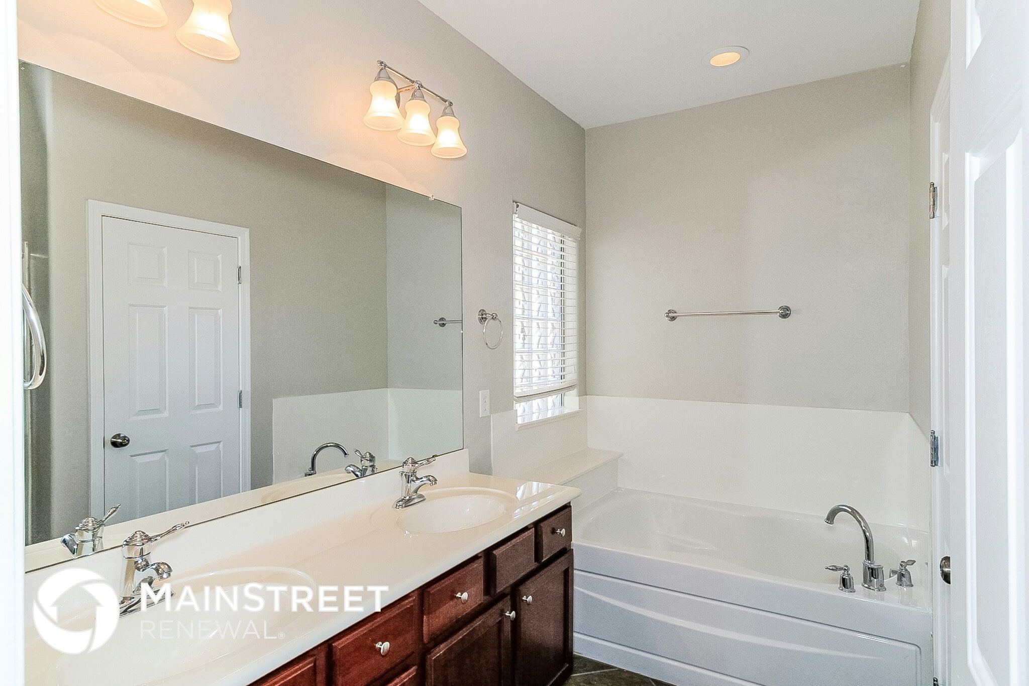 Building Photo - 8738 S 57th Dr