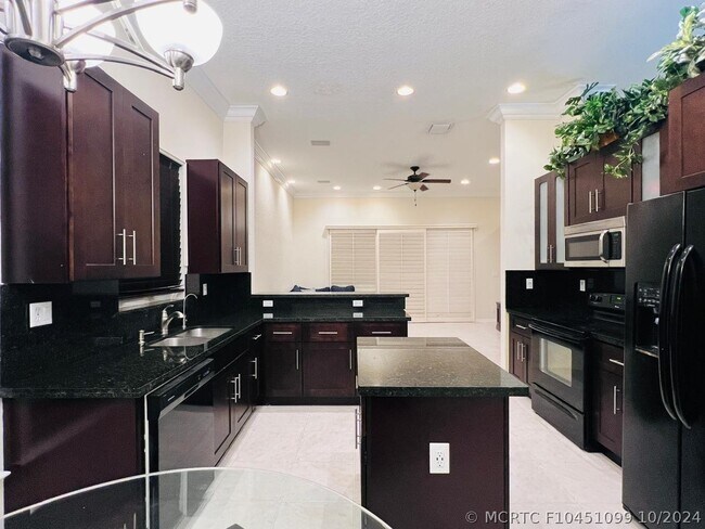 Building Photo - 12725 NW 18th Ct