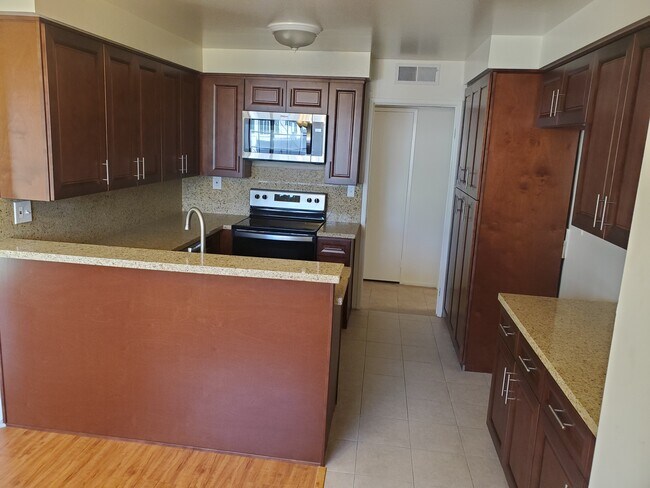 Building Photo - 1111 S Corning St