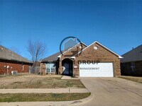 Building Photo - 705 Crownpoint Ln