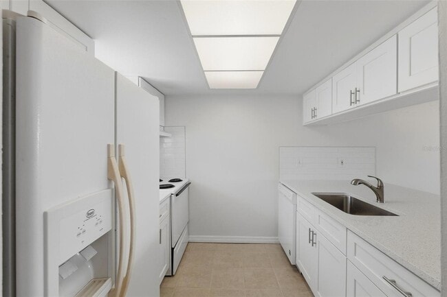 Building Photo - 12760 Indian Rocks Rd