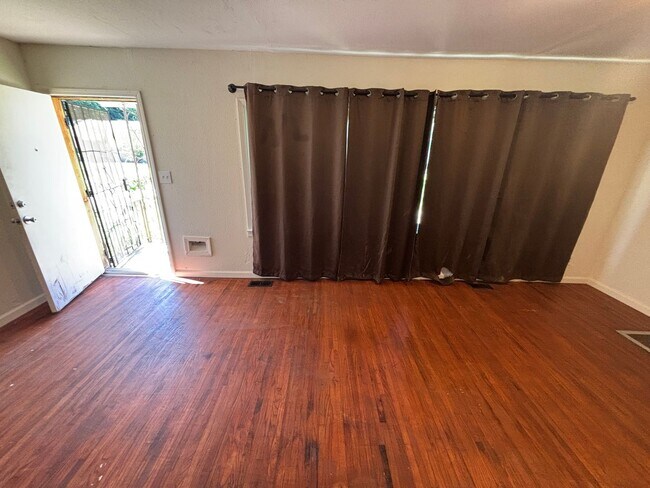 Building Photo - Tulsa Single Family Home for Rent 3 beds 2 bath