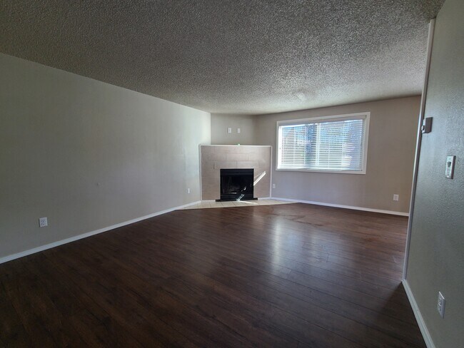 Building Photo - 22630 NE Schuyler St