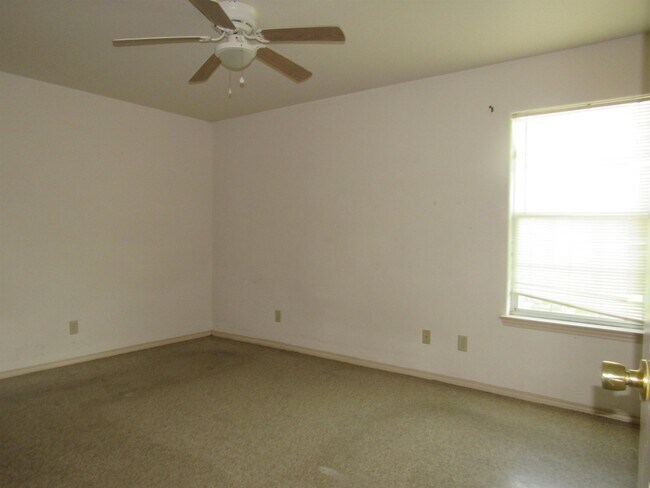 Building Photo - 1804 Juarez Ave