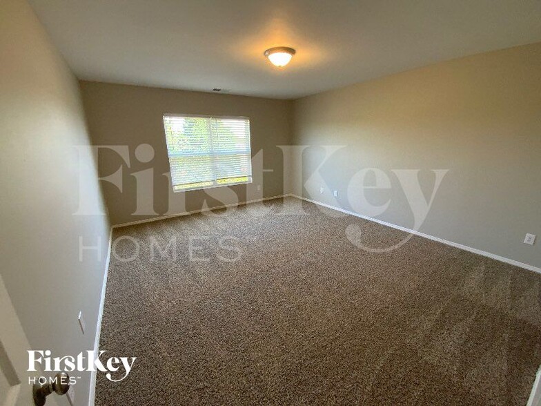 Building Photo - 1640 Rustic Arch Way