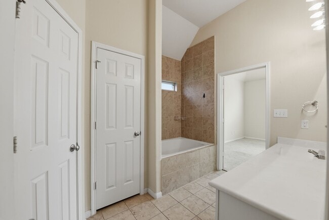 Building Photo - 20126 Graphite Canyon Ct