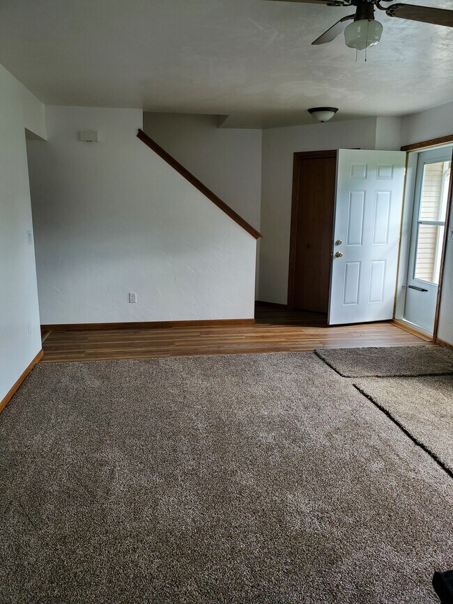 Building Photo - 1505 Charles Dr