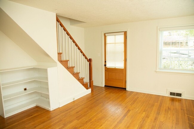 Building Photo - 4 Bedroom House Available Near Scott Stadi...