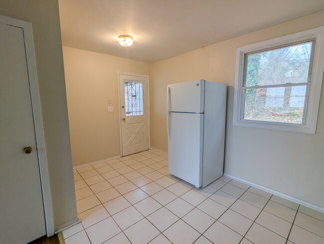 Building Photo - 336 Triumph Cir SE