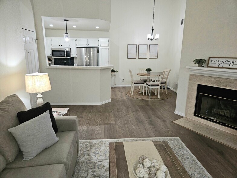 Building Photo - 631 Oak Run Trl