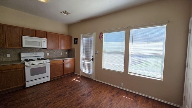 Building Photo - 16751 Pine Castle Dr