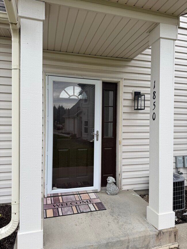 Building Photo - 1850 Stoney Ln