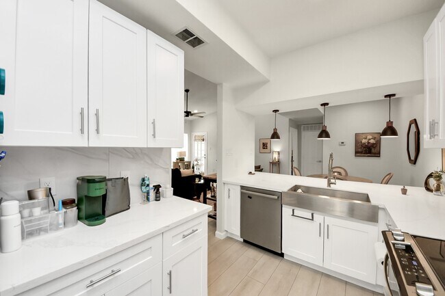 Building Photo - 2001 Bering Dr