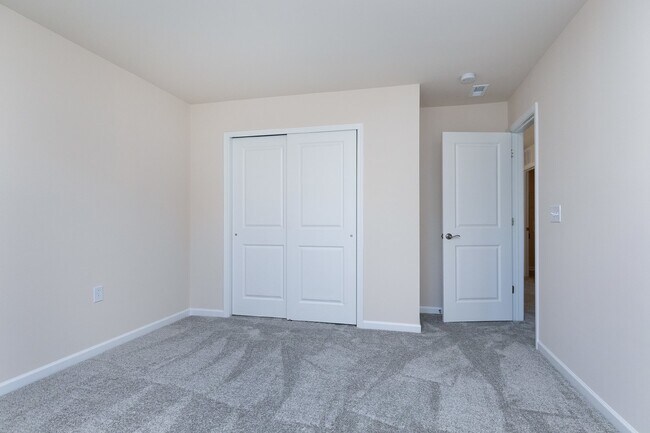 Building Photo - 237 Ribbon Rail St