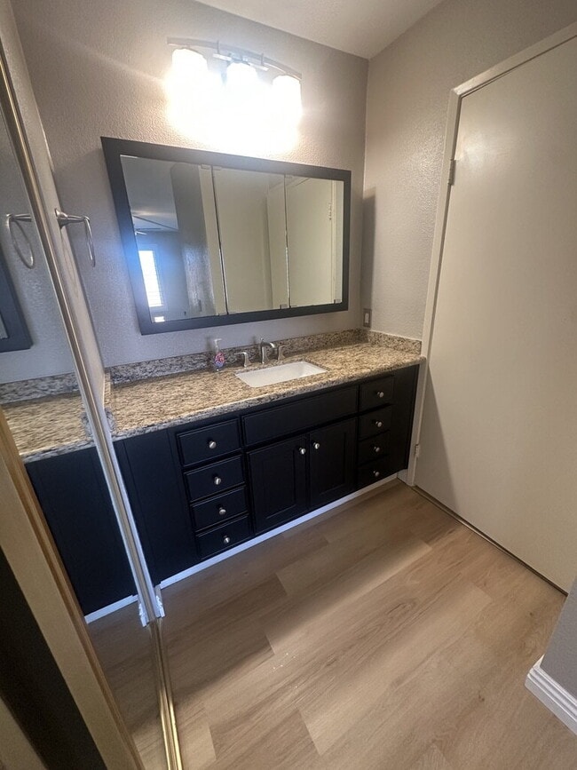 Building Photo - $3,400 - Charming Ground-Floor 2 Bed / 2 Bath Condo in Desirable Oaks North 55+ Community