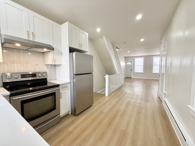 Building Photo - 1945 N Stanley St