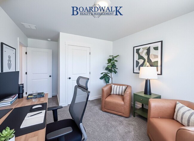 Building Photo - Modern 3-Bed Home with Yard & Amenities