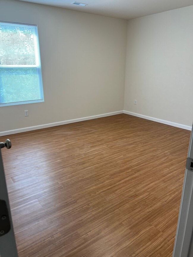 Building Photo - Brand new 4 beds 2 bath house