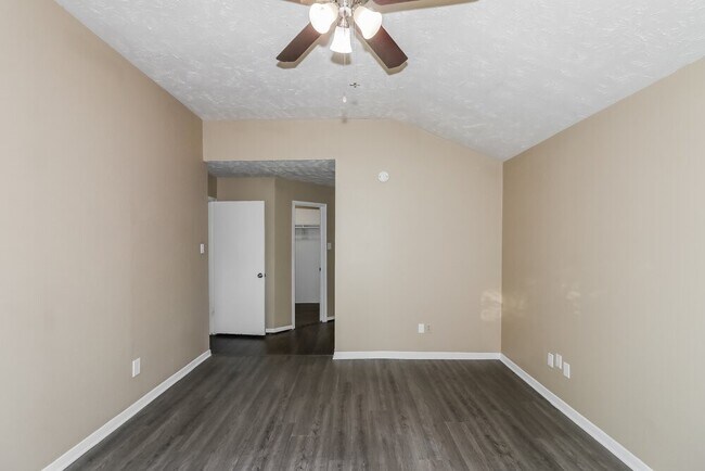 Building Photo - 3425 Benfield Dr