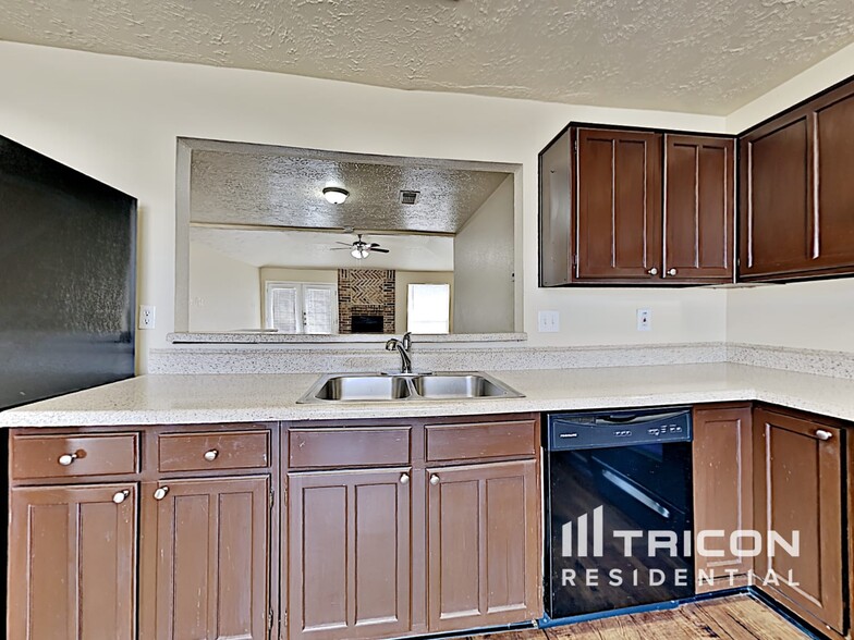 Building Photo - 8223 Summer Quail Dr