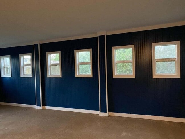 Building Photo - 3004 Arrowhead Dr