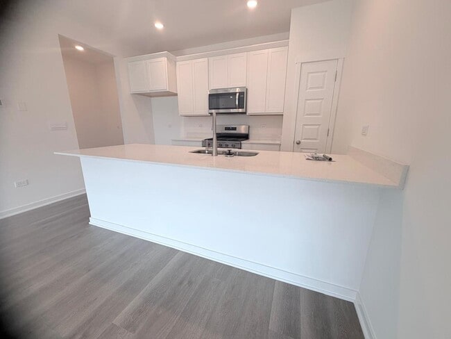 Building Photo - 2235 Barbera Dr