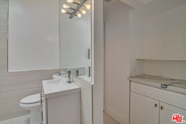 Building Photo - 641 N Martel Ave