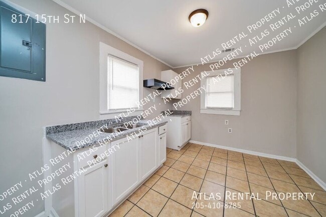 Building Photo - 817 15th St N