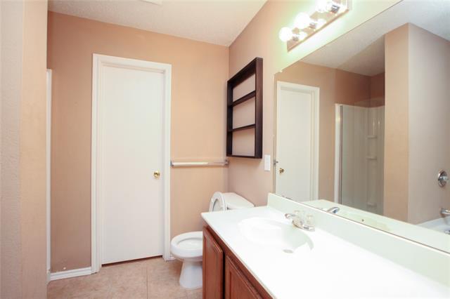 Building Photo - 1200 Willow Tree Dr