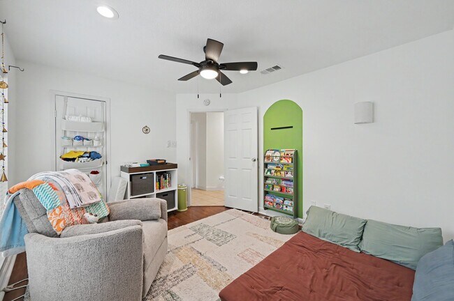 Building Photo - 69 Wind Whisper Ct