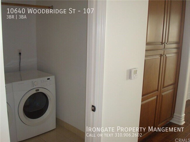 Building Photo - 10640 Woodbridge St