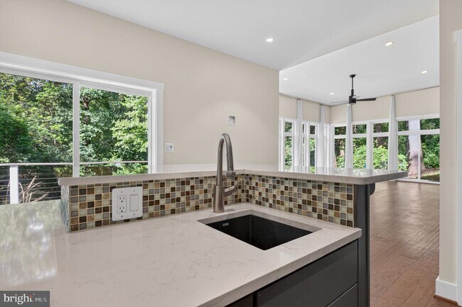 Building Photo - 4039 8th St S