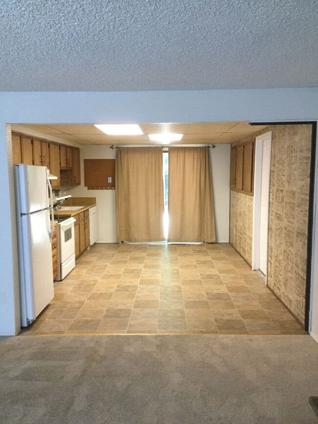 Building Photo - 2-Bedroom Rambler in Central Kitsap