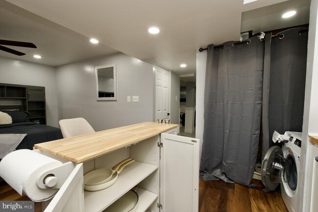 Building Photo - 5576 Neddleton Ave