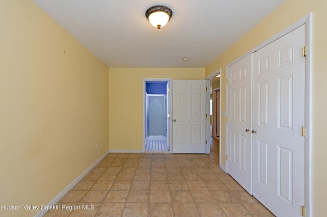 Building Photo - 6 Myer Ln