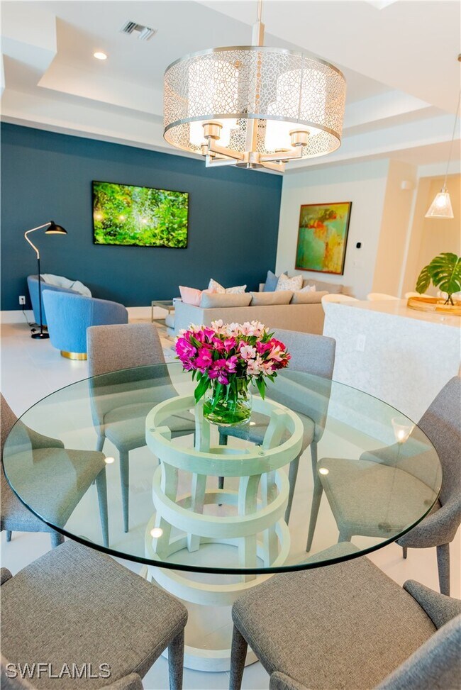 Building Photo - 548 101st Ave N